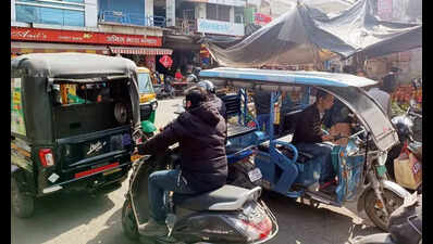 When will Doon’s bazaars become congestion-free?
