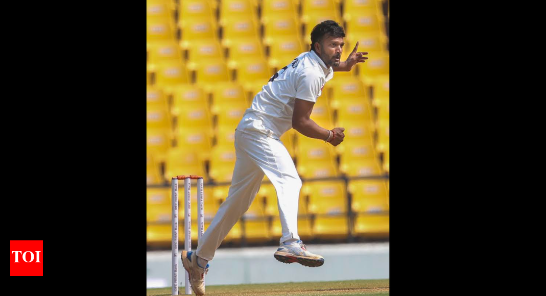 Biting Ranji Trophy final bullet, Jalaj Saxena engine chugs along