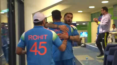 WATCH: What Virat Kohli told Rohit Sharma just before India won the Champions Trophy semifinal against Australia