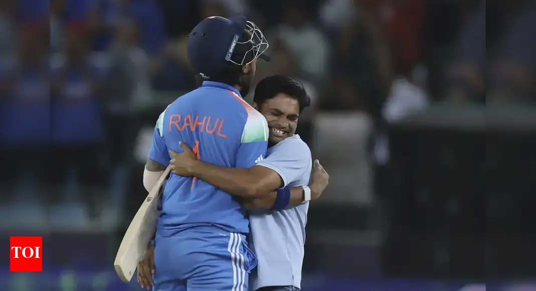 Watch: KL Rahul hugs fan after hitting the winning runs