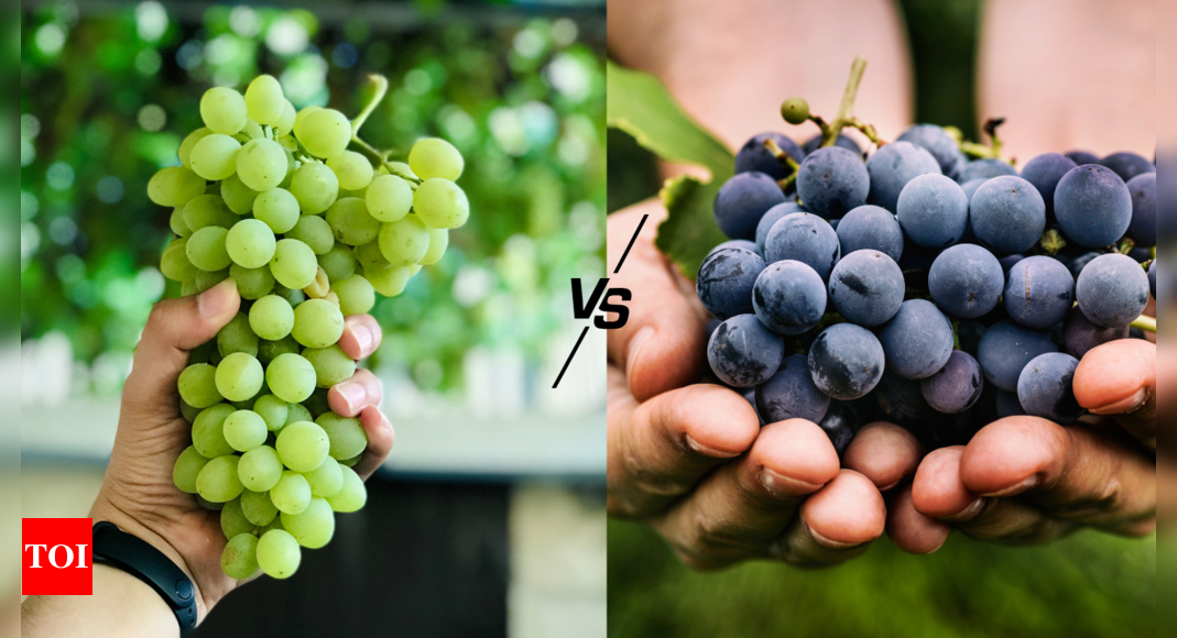 Green grapes vs black grapes: Which one is healthier?