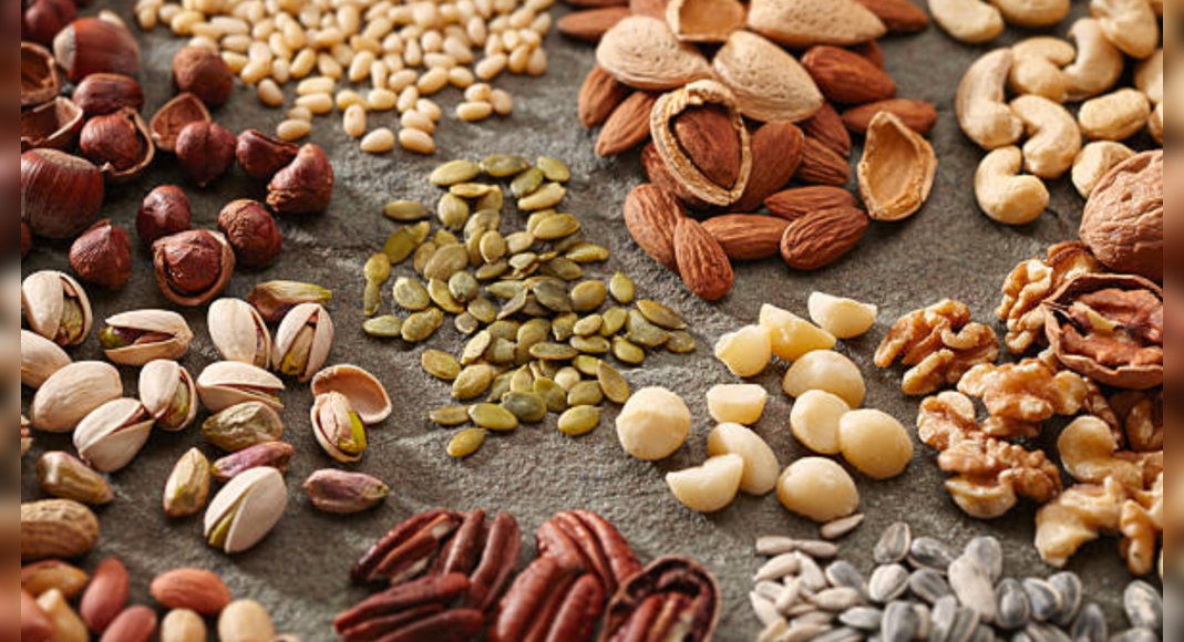 朝食にナッツと種を持っている5つの理由