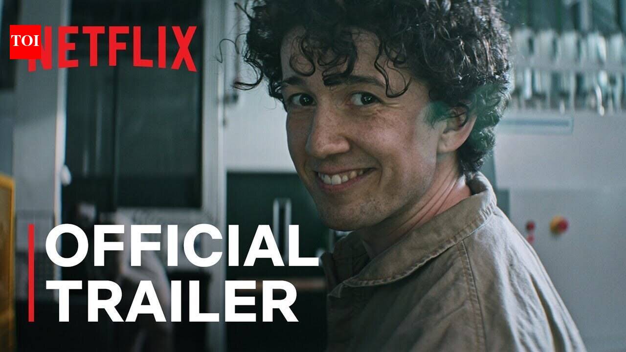 How to Sell Drugs Online (Fast)- The Final Season Trailer: Maximilian ...