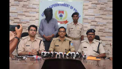 Ex-staff held for making threat call to JSR trader