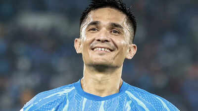 Abject India turns to Sunil Chhetri, again