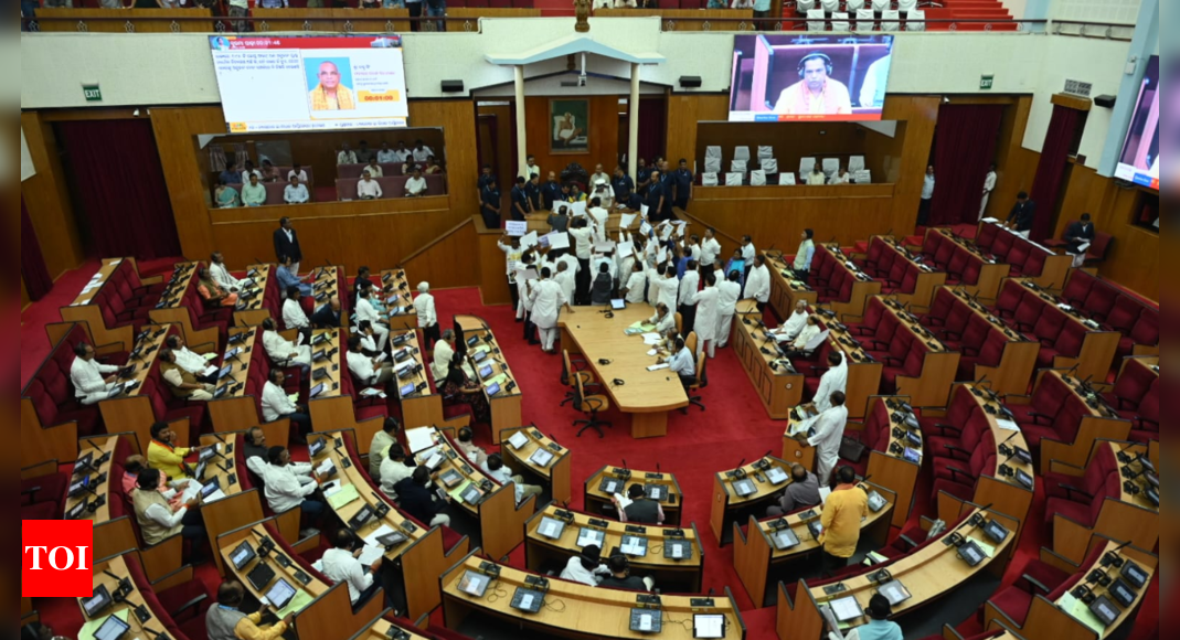 Odisha Assembly erupts as BJD protests Biju Patnaik's legacy erasure and Congress cites law and order concerns