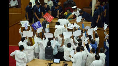 Oppn stir over ‘disrespect’ to Biju, law & order disrupts House