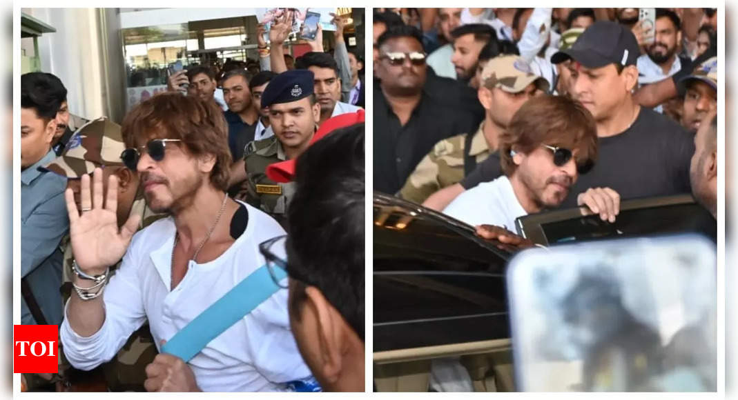 Shah Rukh Khan receives grand reception at Jaipur airport; actors blows kisses at fans - See photos