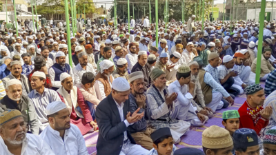 In view of Holi, Lucknow's biggest Eidgah changes Juma prayer time