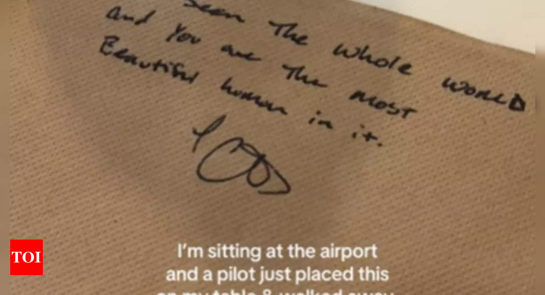 Straight from a romcom: Influencer receives a love note from the pilot and the internet can't stop gushing