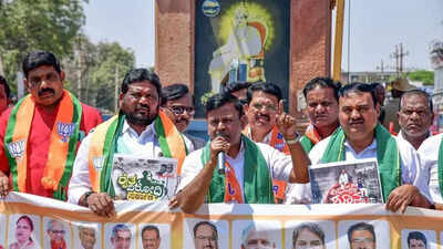 Koppal dist BJP terms budget anti-people, holds protest