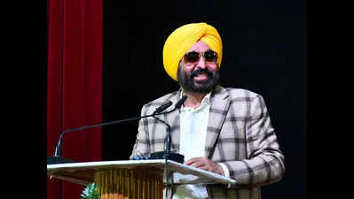 Punjab CM Bhagwant Mann thrown open centre for checking air pollution in Amritsar