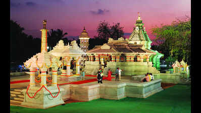 State gets second full stone temple in 8 centuries at Fatorpa