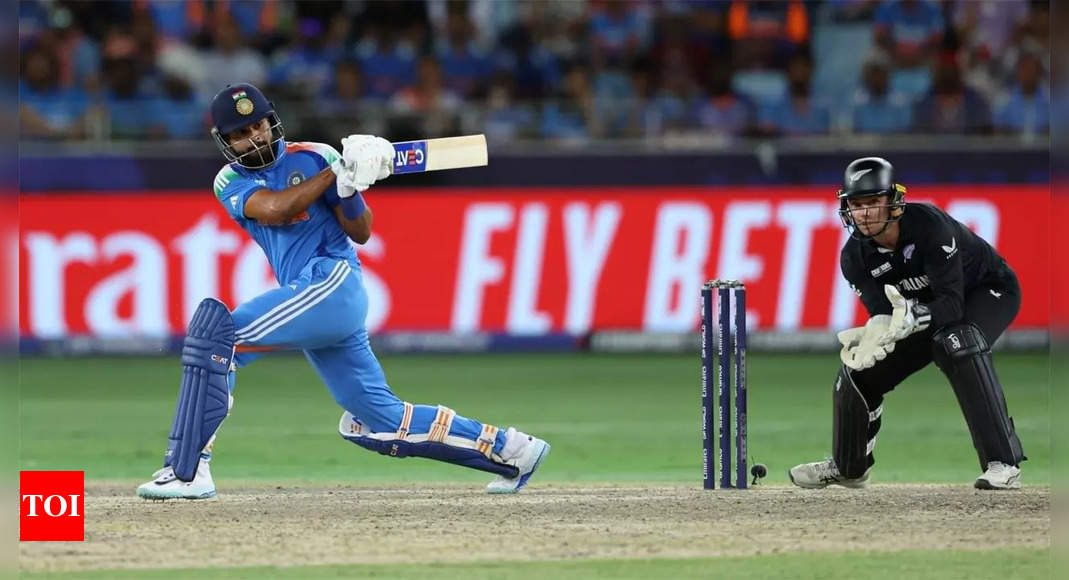 IND vs NZ Live: India lose Shreyas Iyer, Axar Patel in quick succession