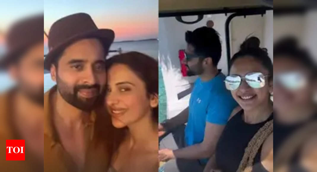 Rakul, Jackky spend romantic time together during their Maldivian holiday