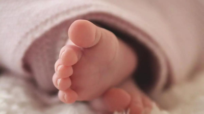 Mom stepped out for milk, returned to find 6-month-old twin ...