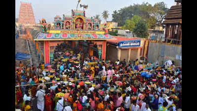 Devotees throng Samayapuram on Day 1 of poochorithal fest | Trichy ...