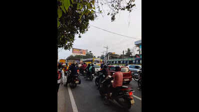 Amid compensation delay, demolition works begin for Kodinada-Balaramapuram road widening