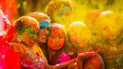 Happy Happy Holi 2025 wishes and messages to write on books and subtitles