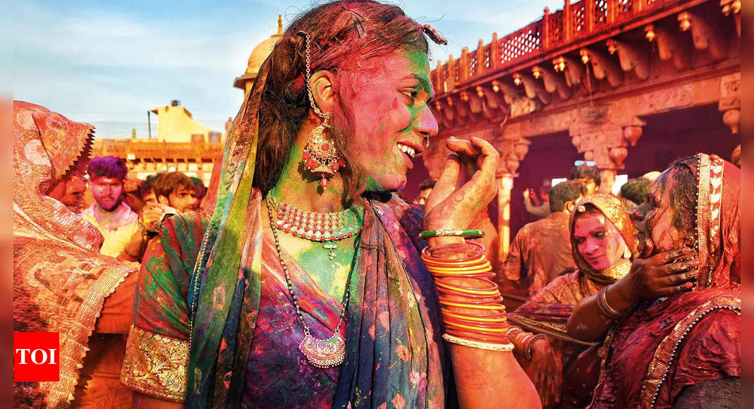 holi festival india article