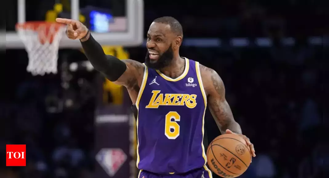 LeBron James Caught on Hot Mic: Los Angeles Lakers Star Rants to Richard Jefferson about Stephen A. Smith