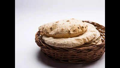 Students clash for 2 days over quality of chapatis in Karnataka central university hostel; 8 injured
