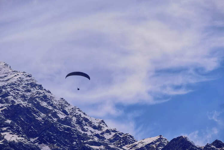 Paragliding in Bir Billing, Himachal Pradesh