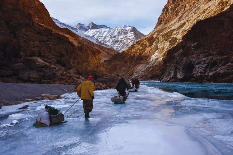 Trekking in Chadar, Ladakh