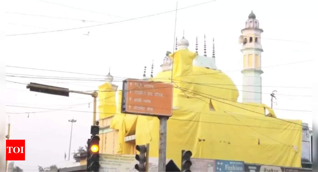 Mosques covered ahead of Laat Sahab Holi in UP's Shahjahanpur