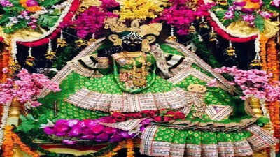 ठाकुरजी की पोशाक: हिंदू कारीगरों की मांग, मुस्लिम कारीगरों में चिंता