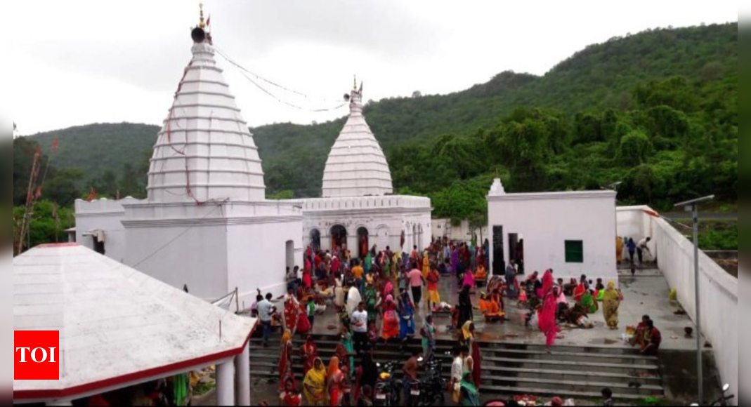 300 years on, Dalit families finally enter Gidheshwar Shiv temple in West Bengal