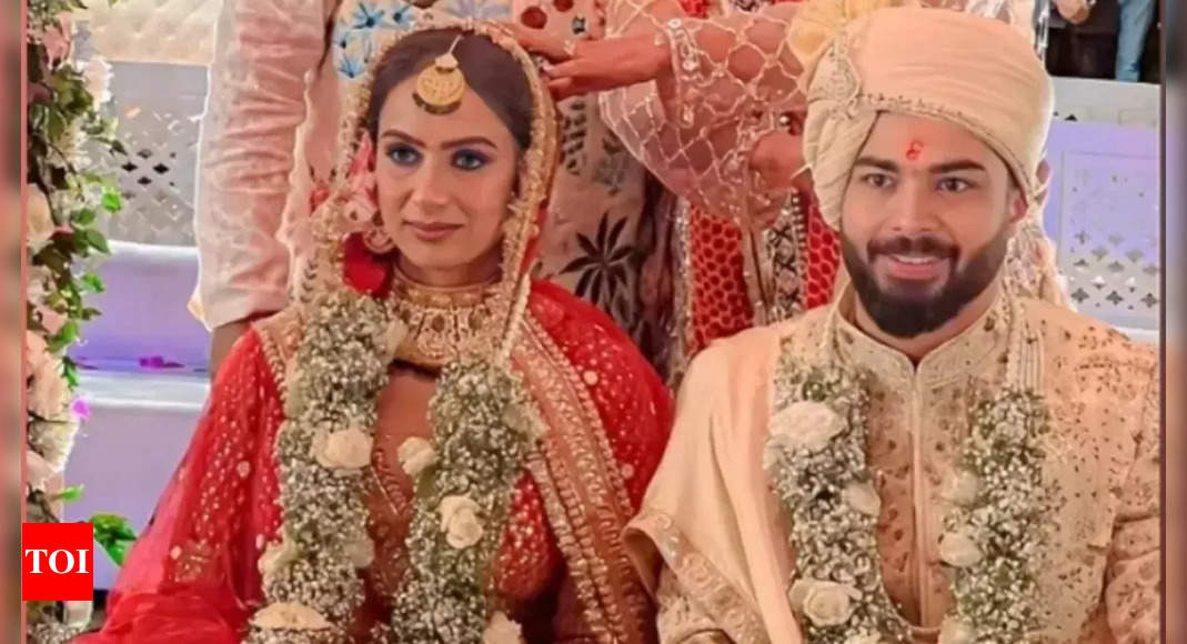 Sakshi weds Ankit: First picture of Rishabh Pant’s sister’s wedding proves the royal wedding was one stylish affair | – The Times of India