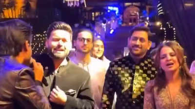 Viral video: MS Dhoni, Rishabh Pant sing his heart for 'Tu Jane Na' at 'Sangeet' celebrations