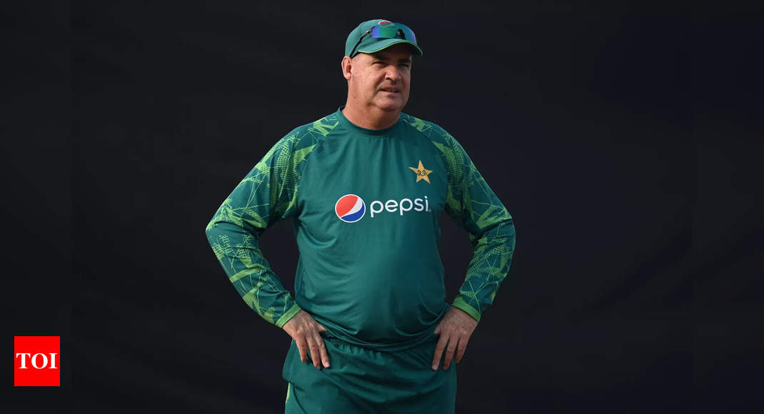 'Pakistan is its worst enemy': Former coach Mickey Arthur backs Jason ...