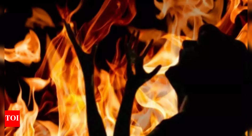 UP horror: Dressed as woman, man enters lover's house, sets her on fire