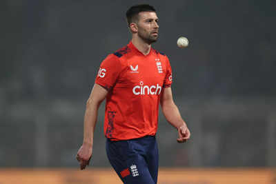 Mark Wood ruled out for four months after knee surgery