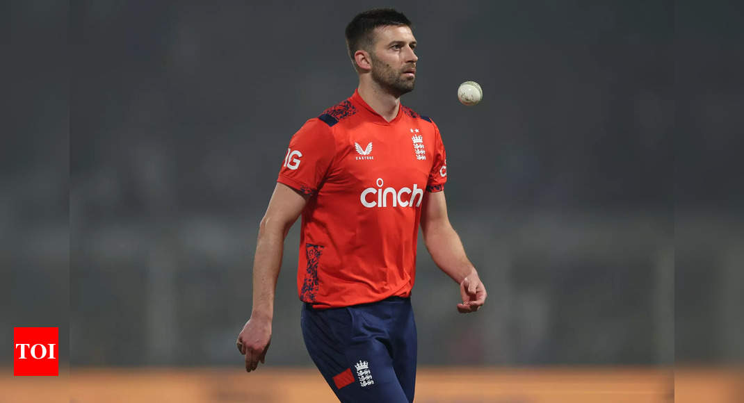 Mark Wood ruled out for four months after knee surgery