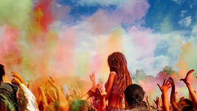 Happy Holi 2025: 41+ Heartfelt quotes the perfectly describe the essence of festival of colours