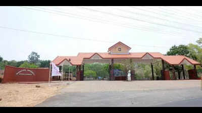 Ex-joint director accused of using MU guest house for a year without payment