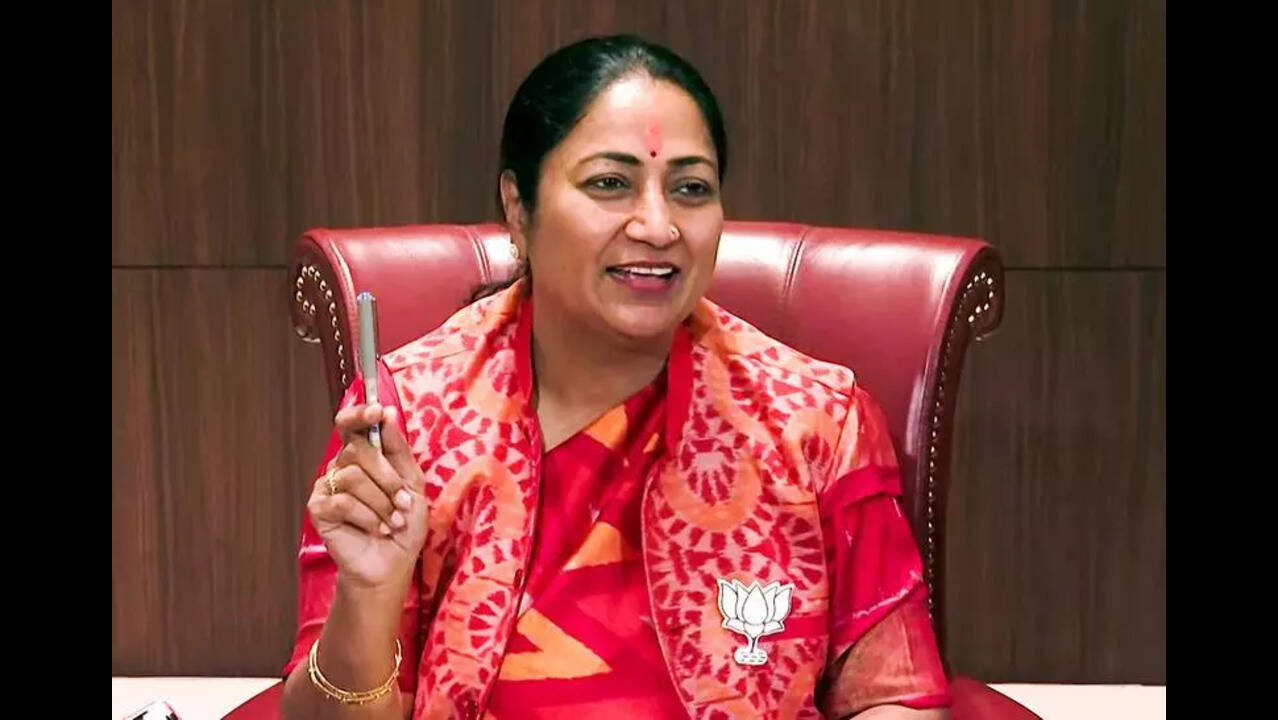 Smog guns will operate round the year: Rekha | Delhi News - The Times of  India