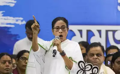 BJP slams Didi for Santiniketan ‘Holi ban’, TMC denies any such prohibition