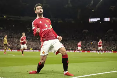 Bruno Fernandes heroics send Manchester United into Europa League quarters; Chelsea advance in Conference