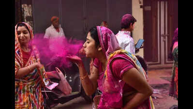 On Holi, Hyderabad turns city of colours