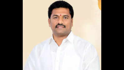 Guntur mayor Manohar Naidu resigns