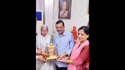 Mann, Kejriwal set to pay obeisance at Golden Temple