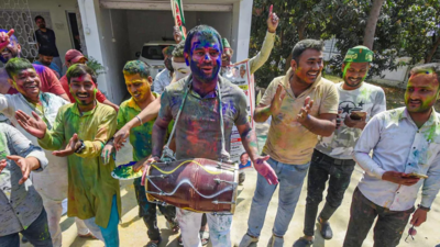 'Nafrat ka ek naya rang': Tej Pratap Yadav reacts to backlash over his 'dance or be suspended' remark to cop on Holi