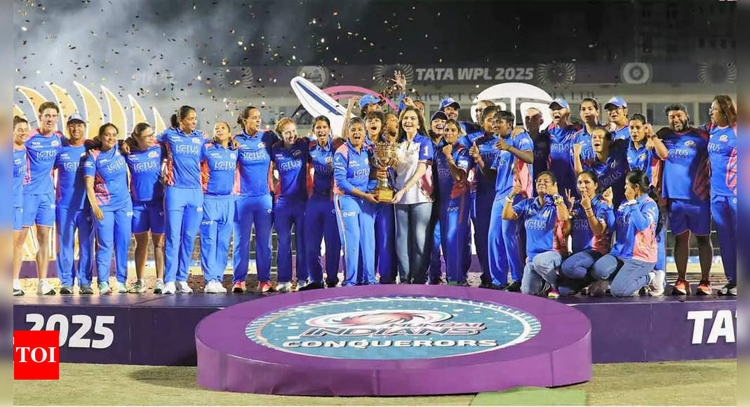 Harmanpreet's evening and Mumbai Indians' might see them beat Delhi Capitals to win WPL 2025