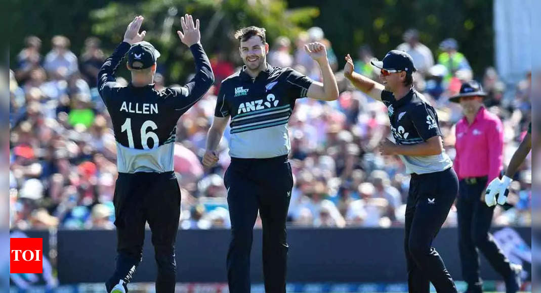 New Zealand thump Pakistan by nine wickets in first T20I