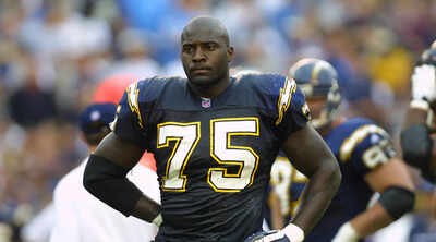 Former NFL star Marcellus Wiley accused of r-ping two women during his time at Columbia University