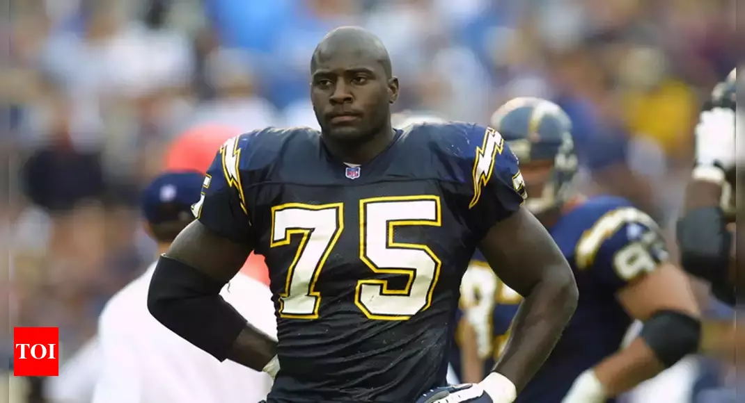 Former NFL star Marcellus Wiley accused of r-ping two women during his time at Columbia University